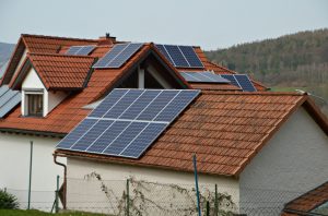 Read more about the article 8,8kWp Photovoltaikanlage mit 6,4kWh Nedap Lithiumspeicher und intelligenter PV-Thermie in Premich