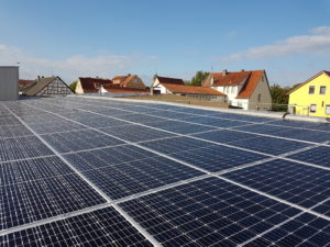 Read more about the article 230 kWp Photovoltaikanlage mit Selbstverbrauch und Direktvermarktung nach DIN 4110 (neu)