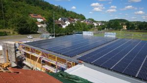 Read more about the article 134 kWp Photovoltaikanlage mit Q.Cells-Modulen, Huawei Wechselrichter und 2 Tesla Speicher, Selbstverbrauch